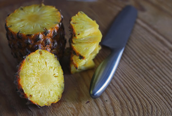 slices pineapple cut knife