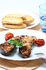 Melanzane ripiene con tonno e carne tritata
