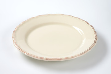 cream dinner plate