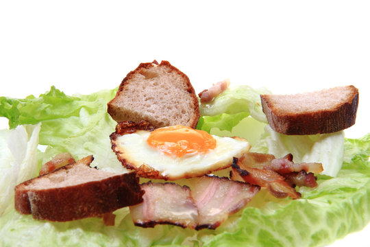 ham and eggs with lettuce and bread