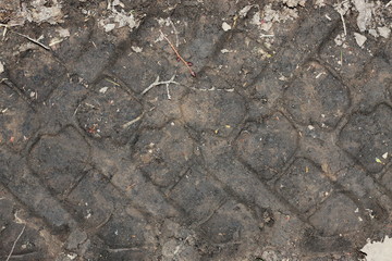 Слет покрышки на земле