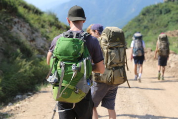 Randonneurs de montagne en groupe