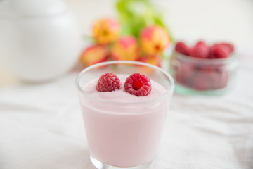 Joghurt mit Beeren