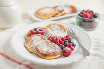 Pancakes mit Beeren