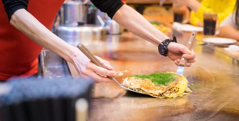 Küchenrückwand glas motiv Cooking Hiroshima Okonomiyaki © junce11
