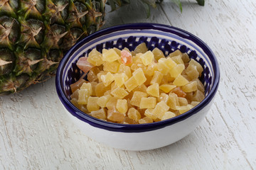 Dried pineapple