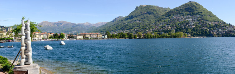 Fototapeta na wymiar The lakeside of Lugano