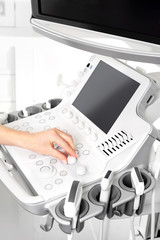 Aparat USG.Ultrasonograf, urządzenie do przeprowadzania badań usg - obrazy, fototapety, plakaty