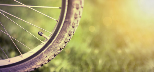 Website banner of a retro bicycle wheel