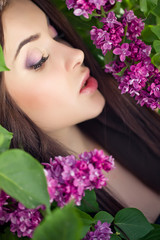 Fototapeta premium portrait woman in flowers 