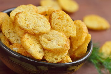 Croutons with cheese and diil