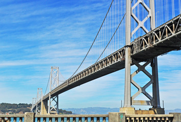 San Francisco: il Bay Bridge il 7 giugno 2010. Il ponte San Francisco-Oakland Bay Bridge fu inaugurato il 12 novembre 1936, sei mesi prima del Goldan Gate Bridge