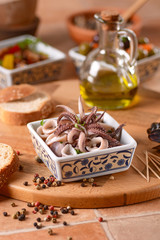 tapas - antipasto di calamari marinati