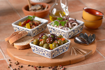 tapas - olive marinate