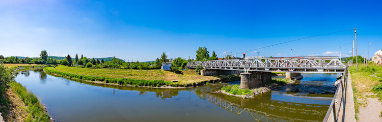 Fototapeta na wymiar railway bridge panorama