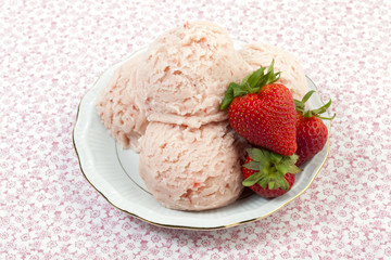 strawberry gelato