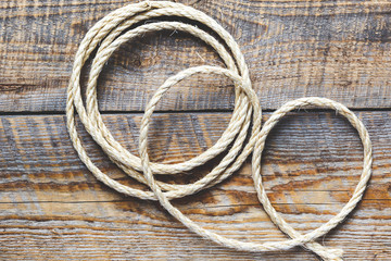 rope gyrate on a wooden table