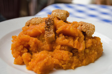Plate of patatas revolconas or machaconas