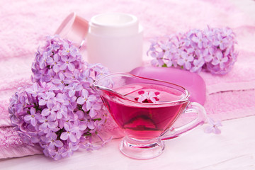 Obraz na płótnie Canvas Spa essentials with lilac