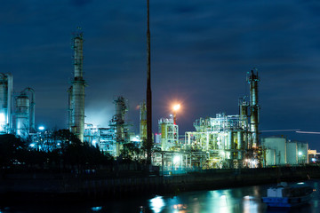 Obraz na płótnie Canvas Night of Petrochemical industry