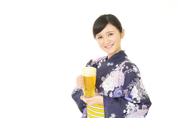 浴衣を着た笑顔の女性