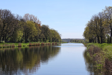 Fototapeta na wymiar Elbe Lübeck Kanal 