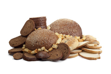 pumpernickel breads and slices of loaf bread
