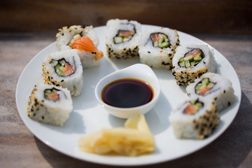Fototapeta na wymiar Sushi schön angerichtet