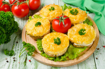 Chicken fillet with pineapple and cheese