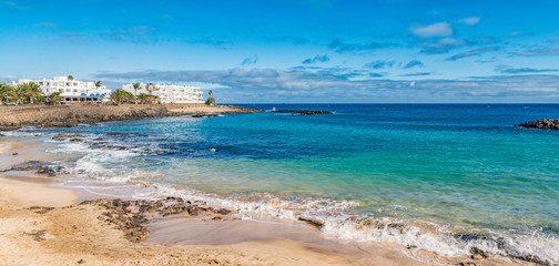 Traumbucht an der Costa Teguise auf Lanazarote, Spanien