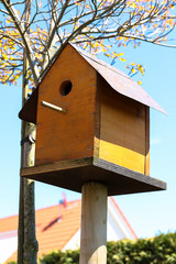 Schönes Gartenvogelhäusschen für Singvögel