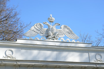 Obraz premium Fragment of Nikolaev gates.