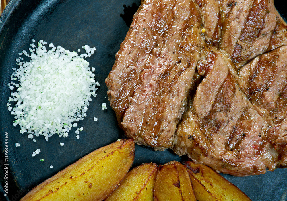 Wall mural  beef steak and vegetables