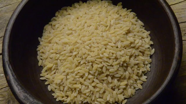 Minute pasta Pastina minuta Micro pasta Petites p&acirc;tes 