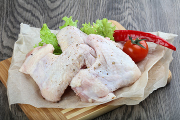 Raw chicken wings