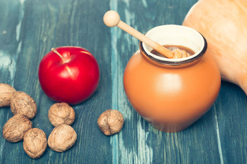 Honey with apple pumpkin and walnuts
