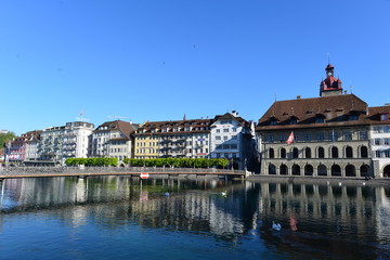 Fototapeta na wymiar Altstadt Luzern Uferpromenade 