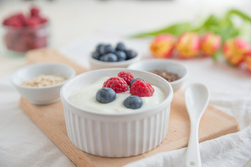 Joghurt mit Beeren