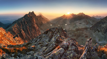 Naklejka premium Mountain panorama with sun in Slovakia