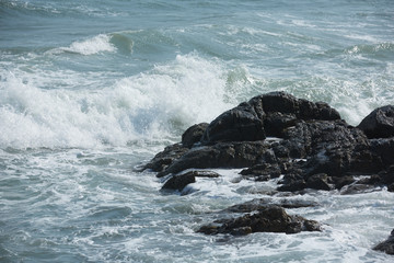 Naklejka premium waves on the beach