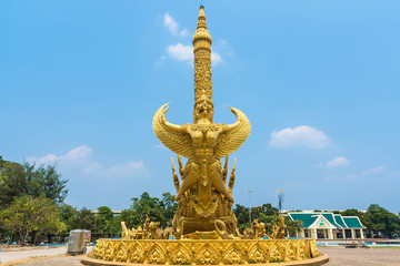 Obraz premium Gold garuda carving on the ship at Thung Sri Muang park in Ubon Ratchathani province, Thailand