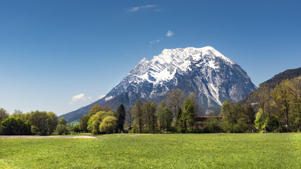 Obraz premium Blick auf den Grimming, Österreich, Steiermark, Ennstal