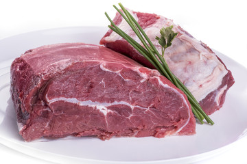 morceau de viande de boeuf crue