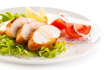 Grilled chicken fillet and vegetables