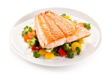 Roasted salmon steak and vegetables 
