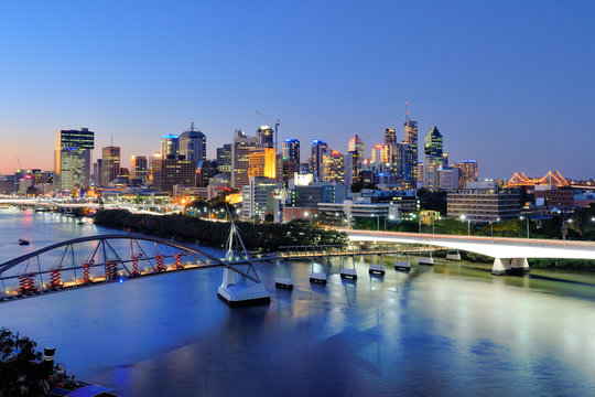 Australia Landscape : Brisbane city skyline at dusk