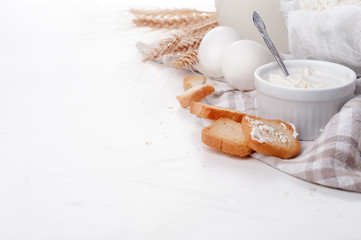 sour cream, crackers and dairy products