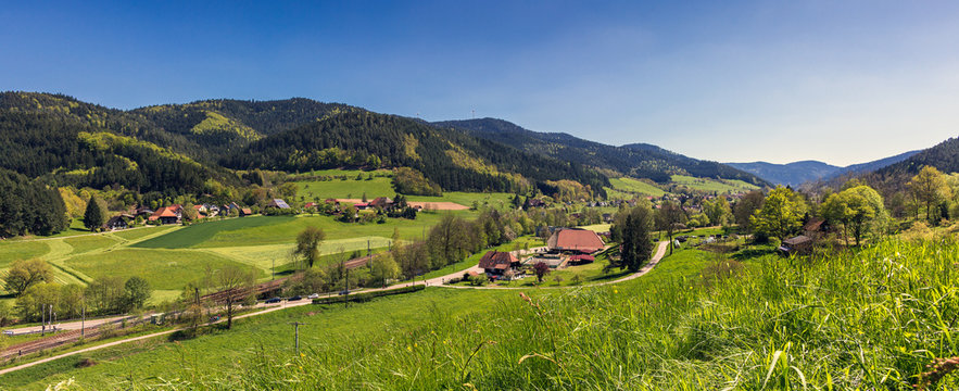 Fototapeta Panoramalandschaft im Gutachtal, Schwarzwald