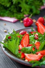 organic strawberry salad with arugula nuts 