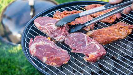 Fleisch auf dem Grill